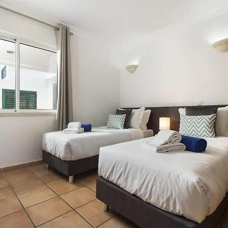Modern 2 Bedroom In Sol Golf Apartment *